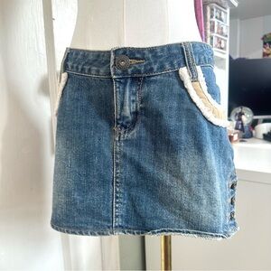 Vintage Y2K Liz Lisa low rise denim mini skirt with Sherpa details
